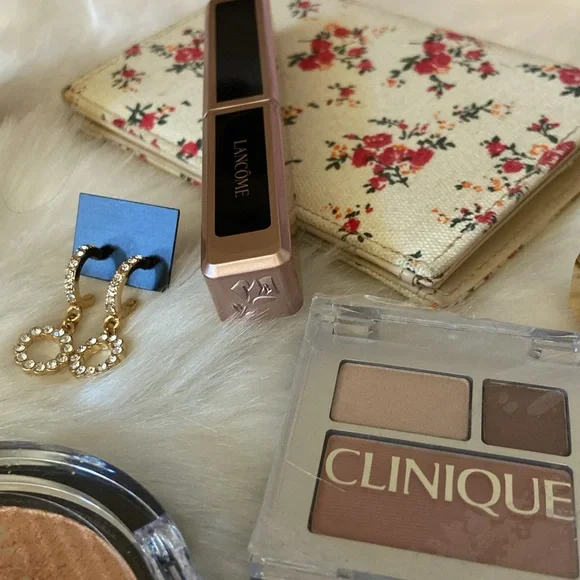 Makeup bundle 7 items - Picture 8 of 9